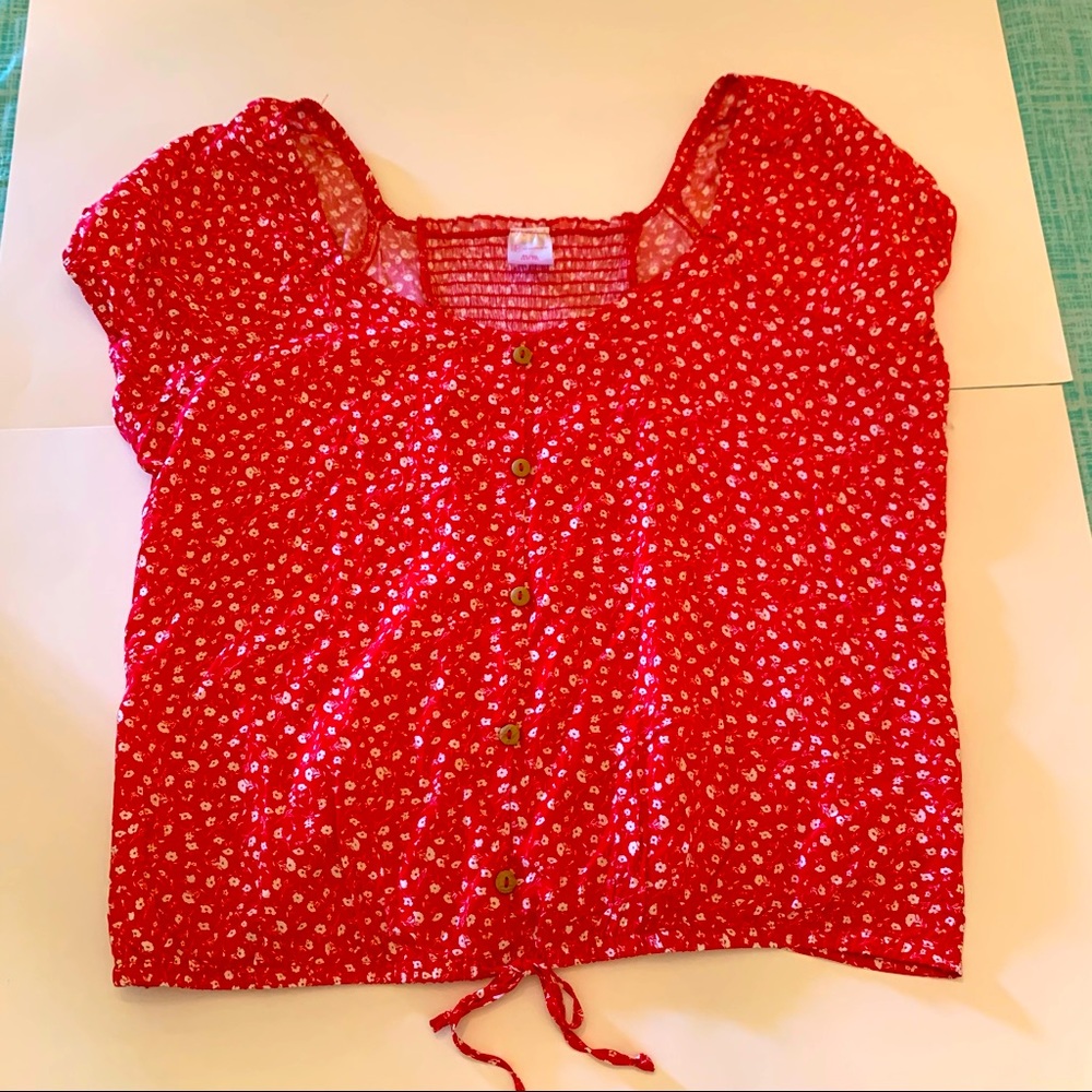 No Boundaries XL Red/white flower top.